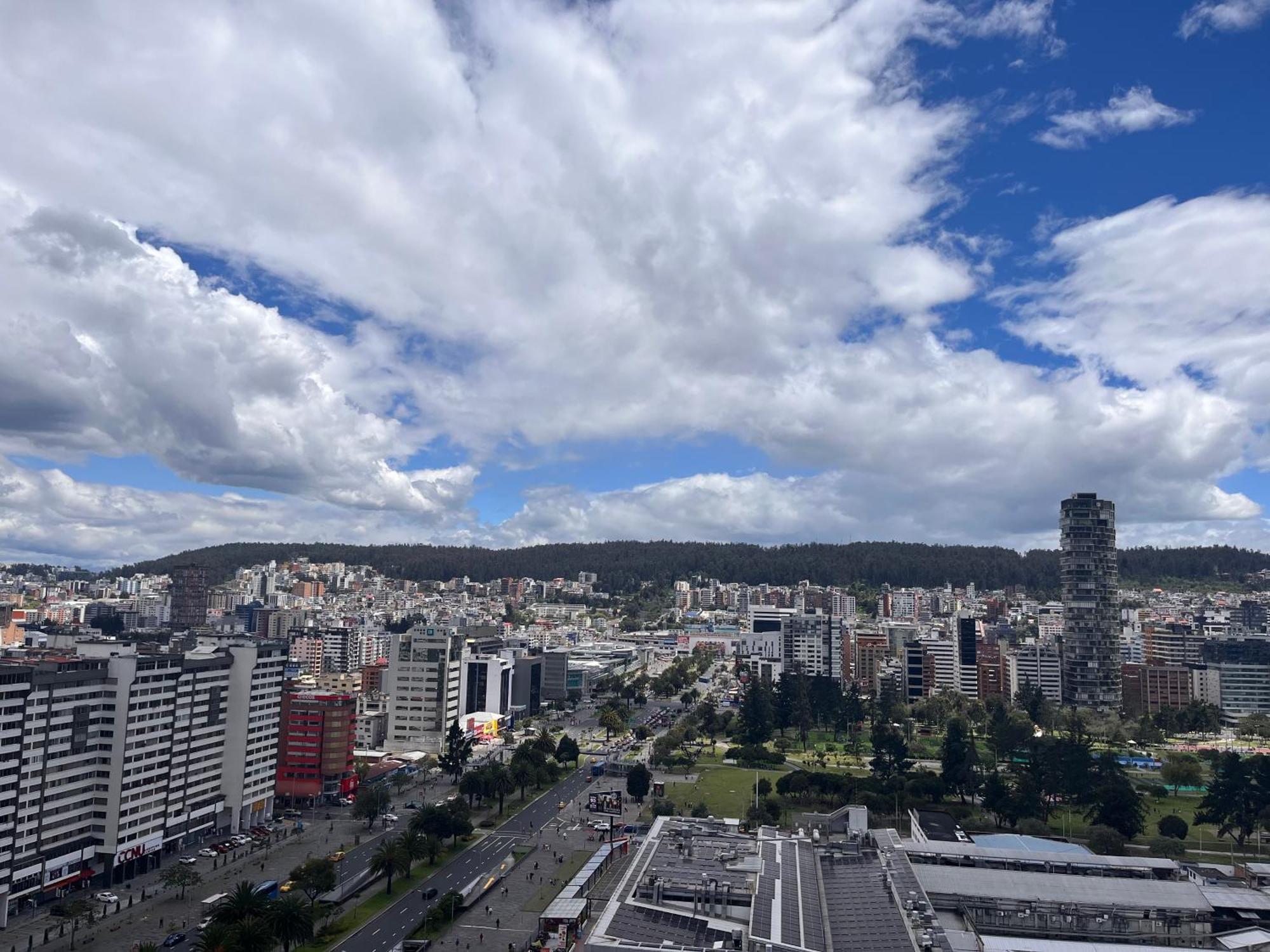 Suite Apartameto 1606 Espectacular Vista La Carolina, Piso 16 One - 基多 外观 照片